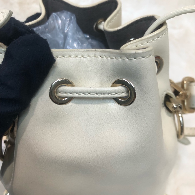 Fendi 米白色銀波波水桶袋 XB678-17