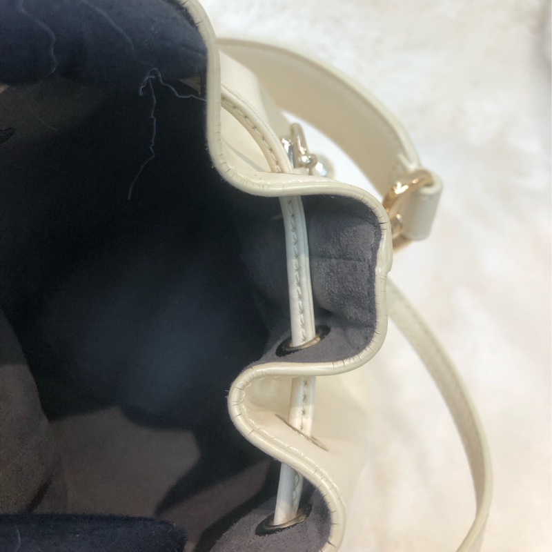 Fendi 米白色銀波波水桶袋 XB678-11