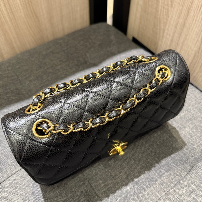 全配 CHANEL COCO 23 A01113 黑色荔枝牛皮金釦口蓋包 肩背包  CF23-3