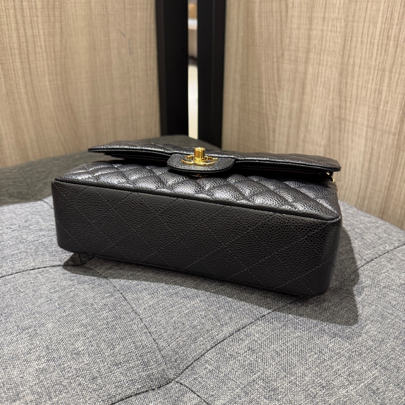 全配 CHANEL COCO 23 A01113 黑色荔枝牛皮金釦口蓋包 肩背包  CF23-6