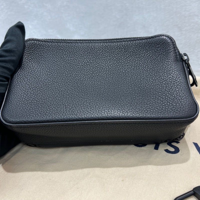 Louis Vuitton 黑色粒面小牛皮郵差包(I677)-12