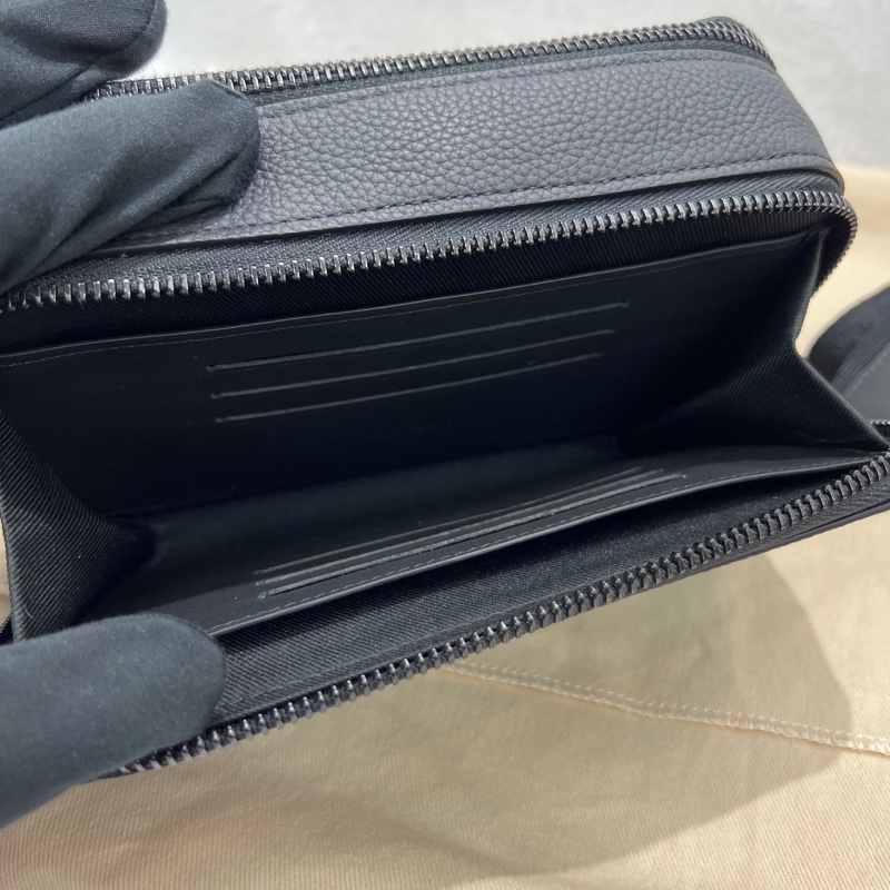 Louis Vuitton 黑色粒面小牛皮郵差包(I677)-18