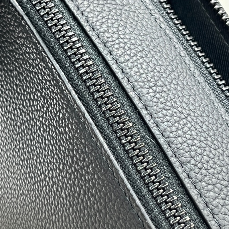 Louis Vuitton 黑色粒面小牛皮郵差包(I677)-28