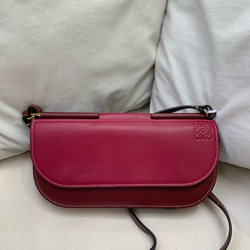 LOEWE 桃紅拼深紅斜孭包  XB680-0