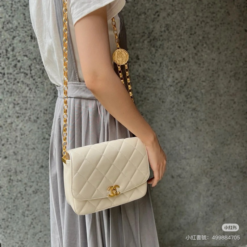 Chanel/香奈兒 白金金幣雕花鏈條方 胖子斜挎包 17*15-1