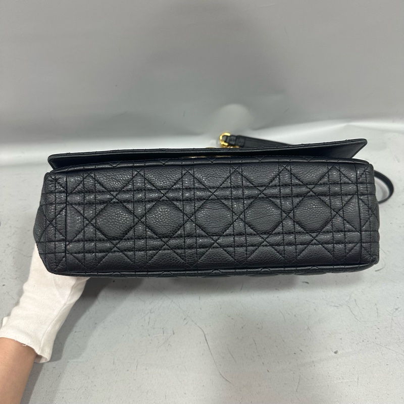 Dior M9243 黑皮金釦caro斜背包 大號-5