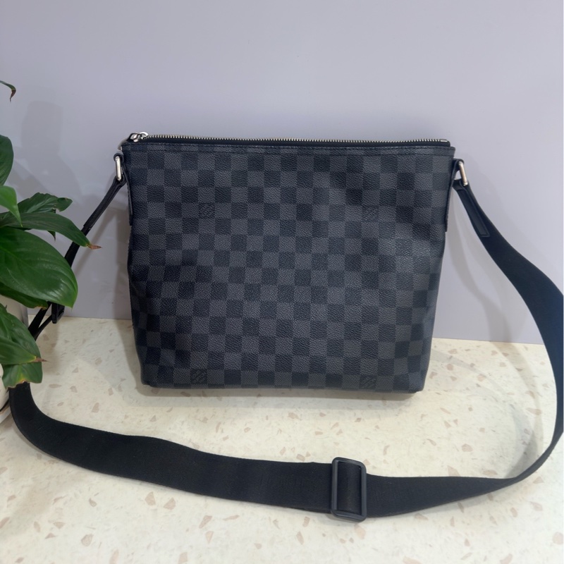 LV路易威登 黑色棋盤格郵差包 尺寸約29*26*7-1