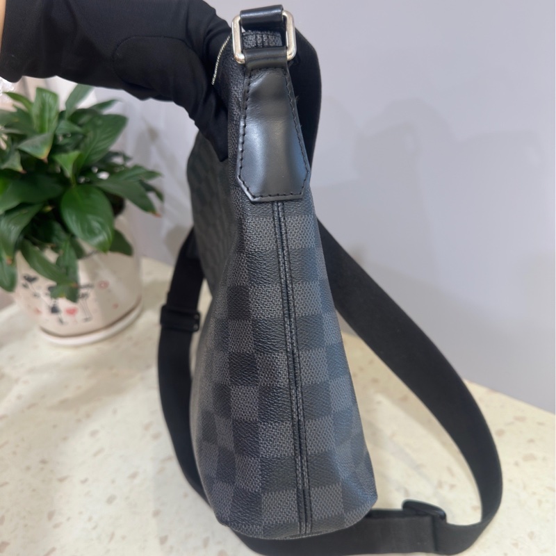 LV路易威登 黑色棋盤格郵差包 尺寸約29*26*7-2