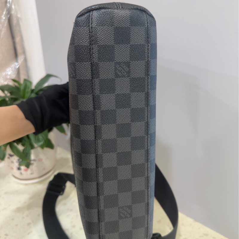 LV路易威登 黑色棋盤格郵差包 尺寸約29*26*7-3