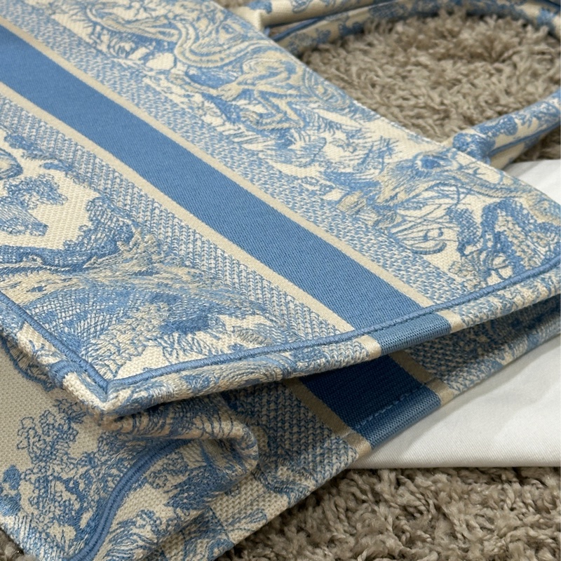 Dior booktote Toile de Jouy 刺繡-12