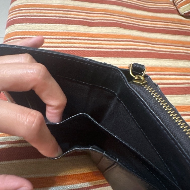 小ck信封荔枝皮短夾（黑）-3