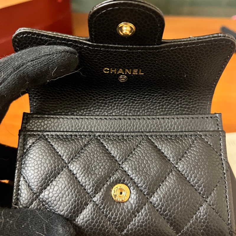 討女友開心情人節禮物💝|CHANEL 香奈兒 經典金色雙C LOGO菱格粒紋暗釦卡夾/零錢包-4