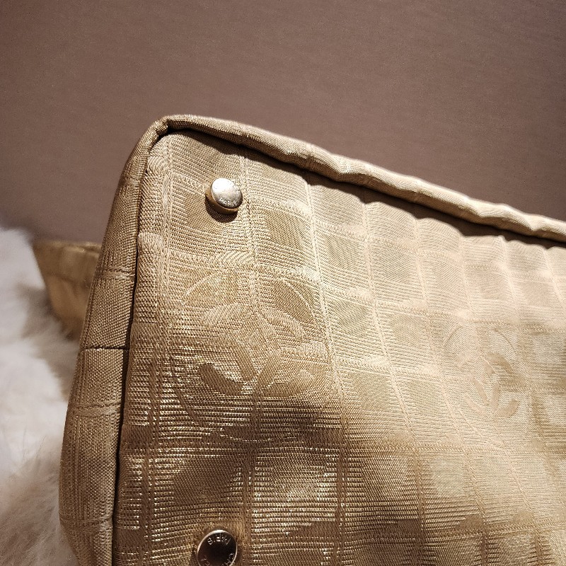 Chanel 特大機場拖特包-1