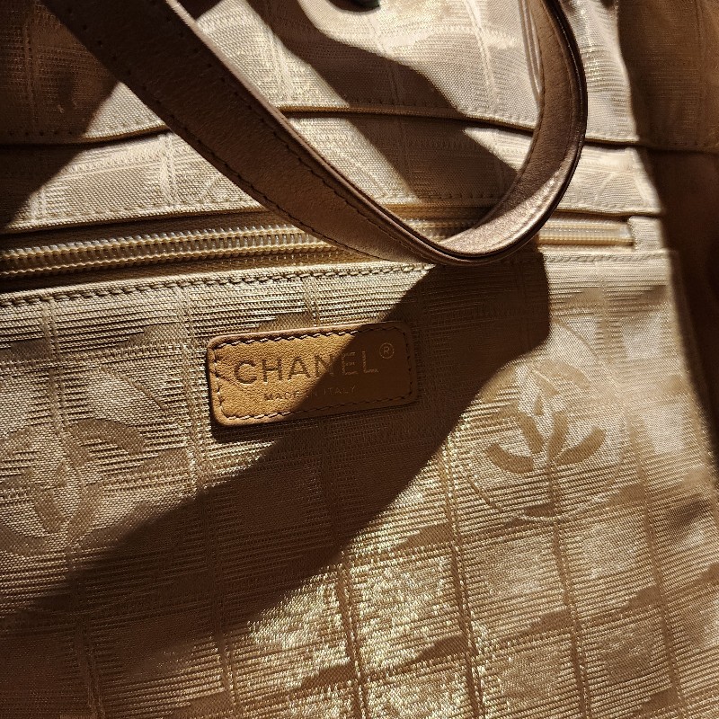 Chanel 特大機場拖特包-3