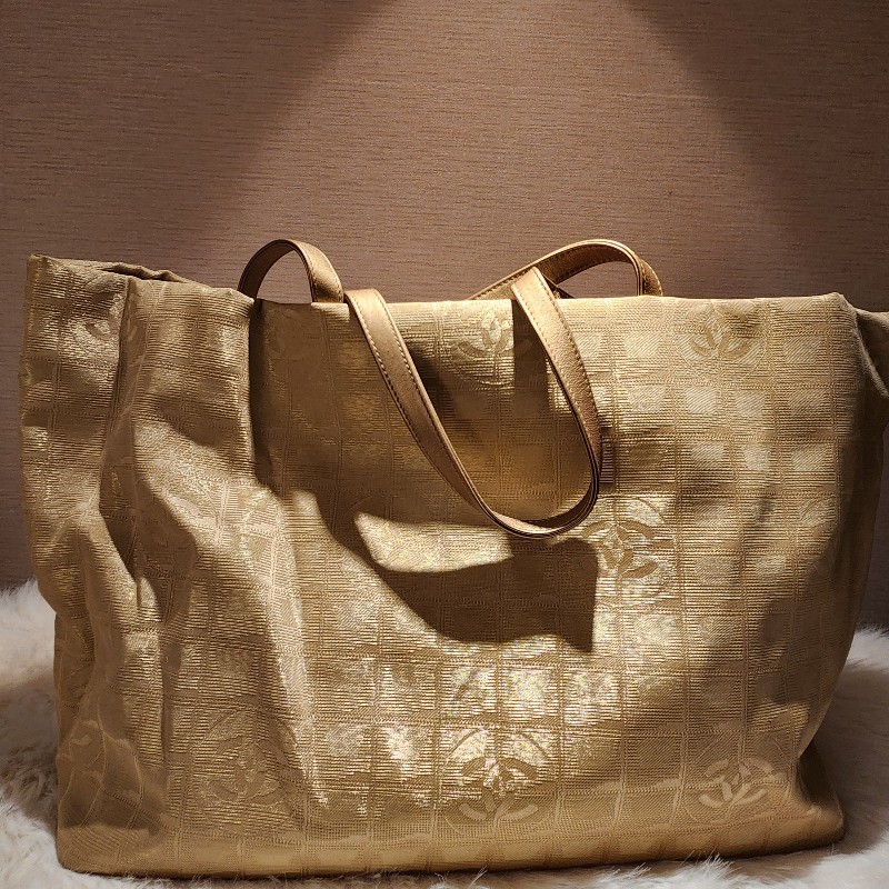 Chanel 特大機場拖特包-10