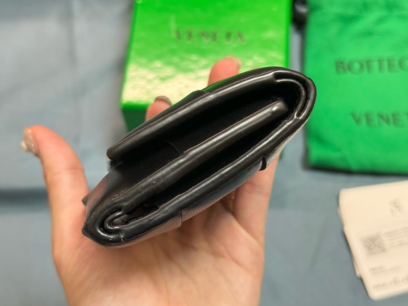Bottega Venetia大編織小牛皮三折短夾-6