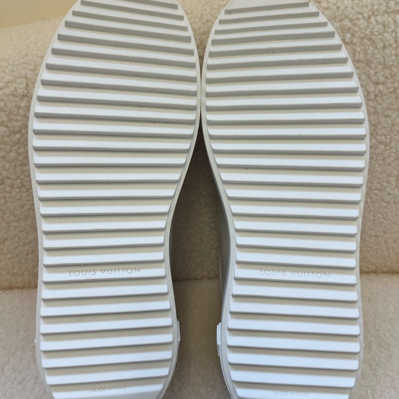 全新未使用LV Time Out小白鞋，38碼-1