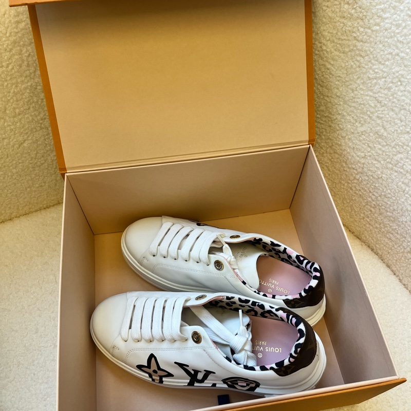全新未使用LV Time Out小白鞋，38碼-8