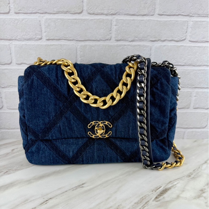 香奈兒CHANEL 19系列經典雙C LOGO菱格紋單寧布 金色鍊帶 中號 手提/肩背/ 斜背包(牛仔深藍色)-5