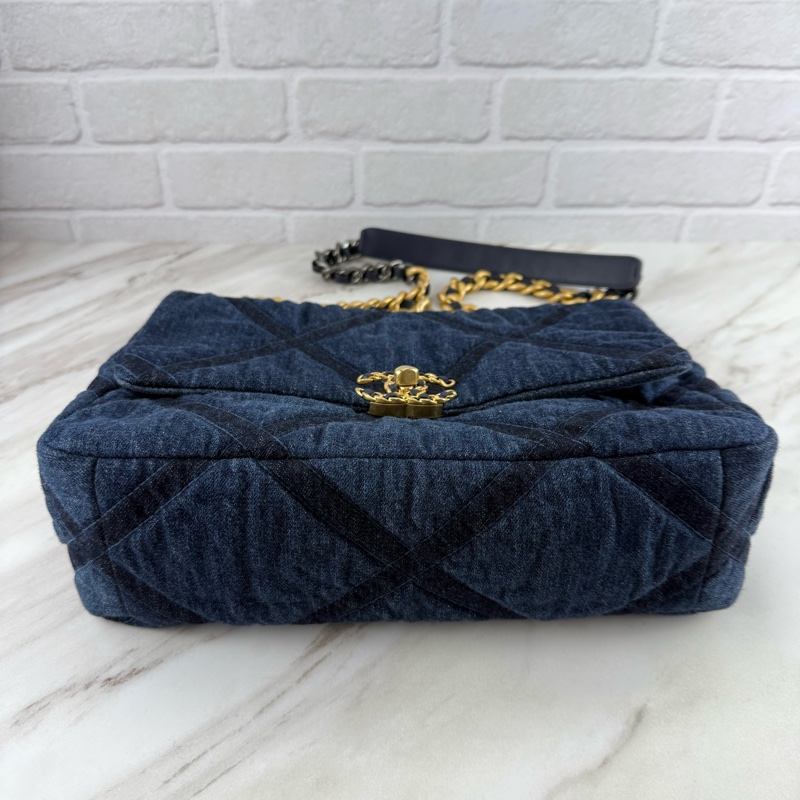 香奈兒CHANEL 19系列經典雙C LOGO菱格紋單寧布 金色鍊帶 中號 手提/肩背/ 斜背包(牛仔深藍色)-7