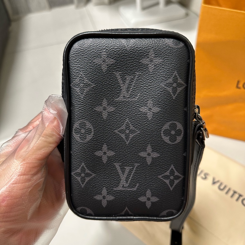 Louis Vuitton LV路易威登 Danube PPM 帆布漫畫印花拉鍊斜背包(M45928-黑灰)-7