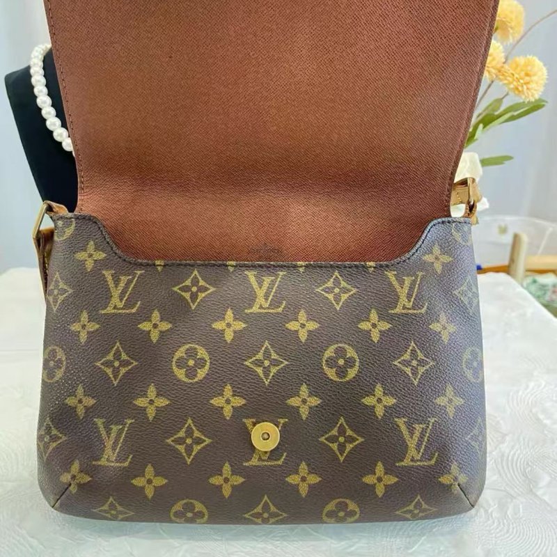 LV 老花橫版中古王菲包 99年 98新 25*18*5 配件塵袋-1