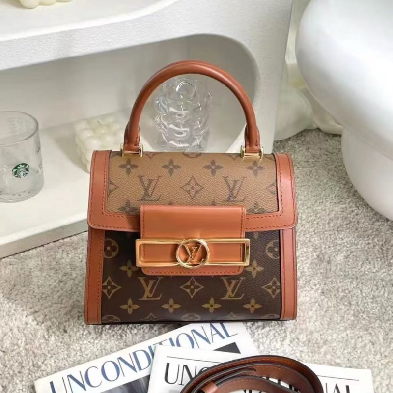 Lv FW23 Dauphine Capital單肩斜背包-1