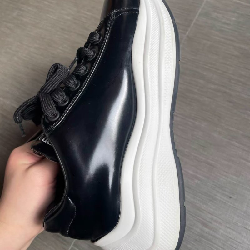Prada 黑色厚底運動休閒鞋 36號-3