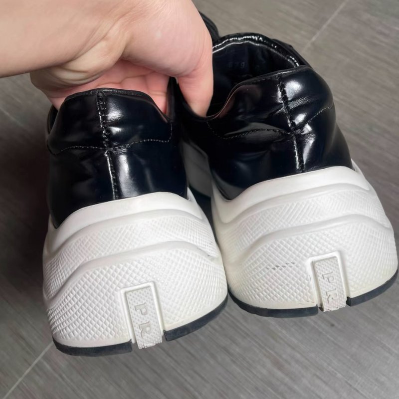 Prada 黑色厚底運動休閒鞋 36號-5