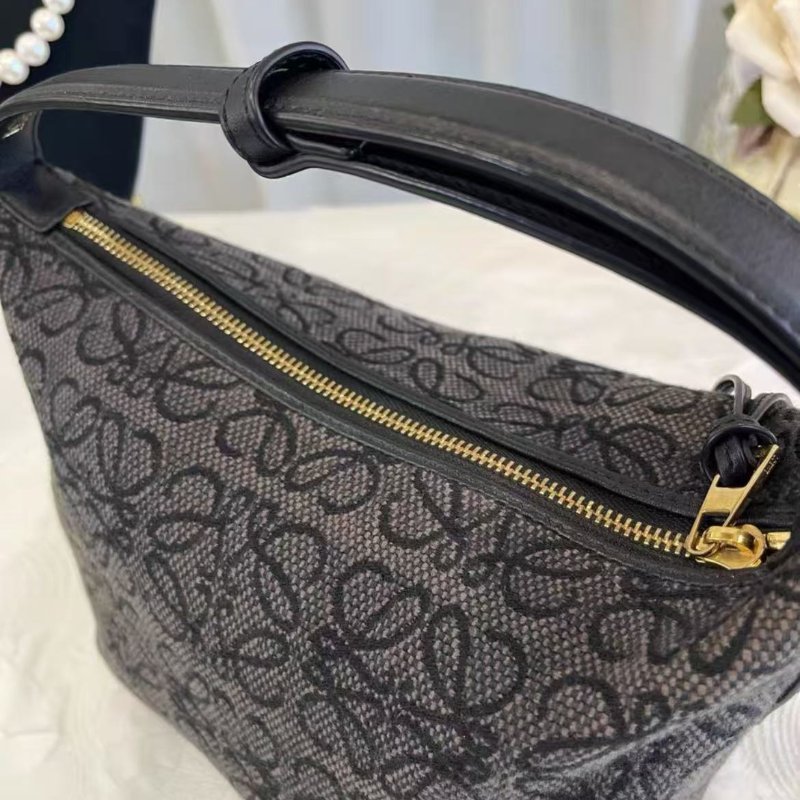 Loewe Cubi 小號 黑色飯盒包 99新 21*17*12.5 配件塵袋-1
