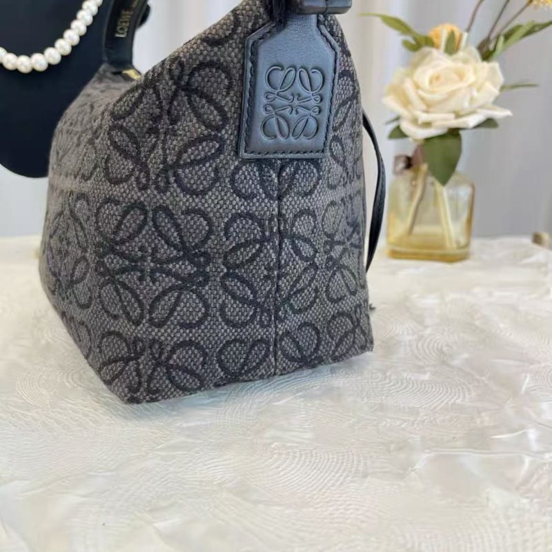 Loewe Cubi 小號 黑色飯盒包 99新 21*17*12.5 配件塵袋-4