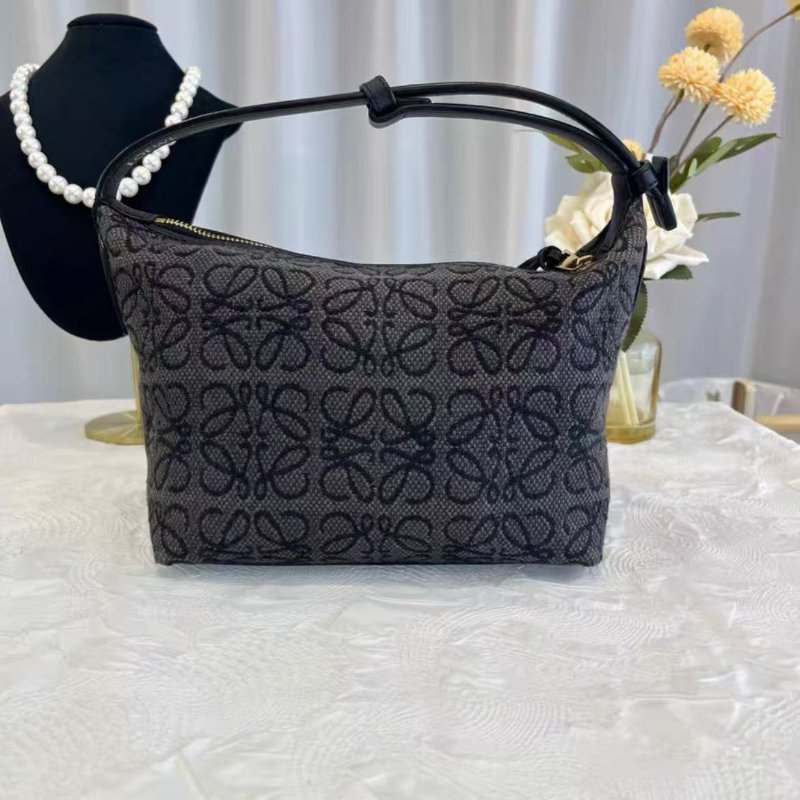 Loewe Cubi 小號 黑色飯盒包 99新 21*17*12.5 配件塵袋-6