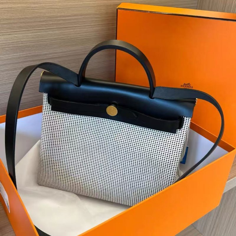 hermes herbag31 熊貓色編織款 Z刻 98新有膜，配件鎖頭袋盒子-1