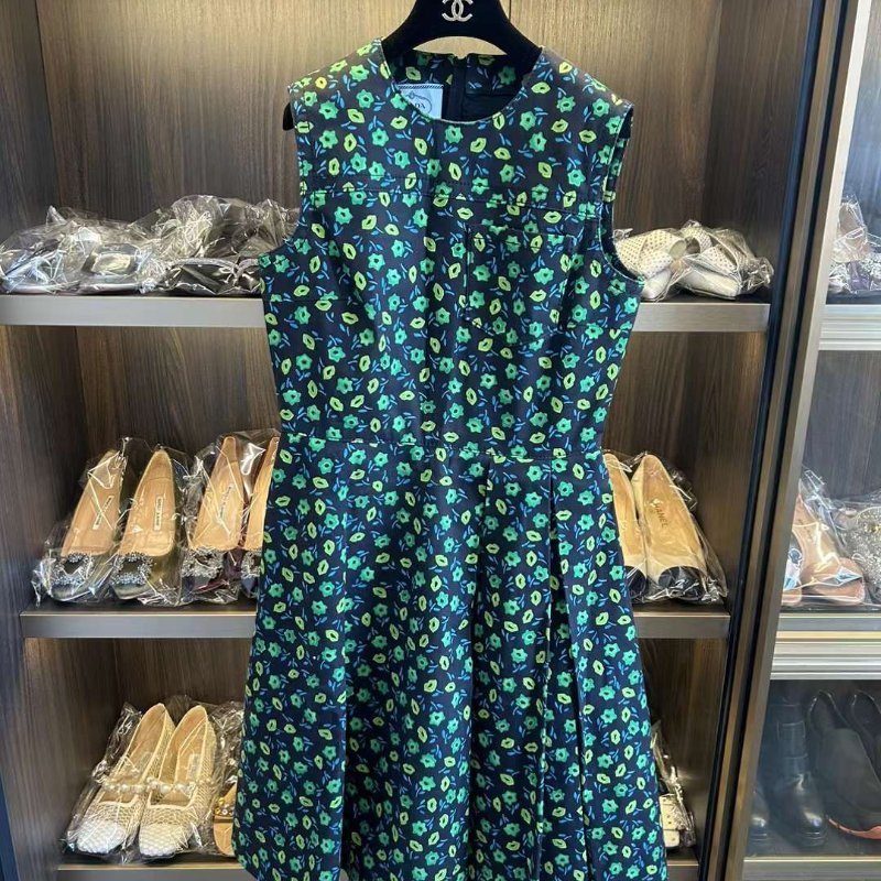PRADA 連衣裙 尺寸42碼 自行清洗一下很新-0