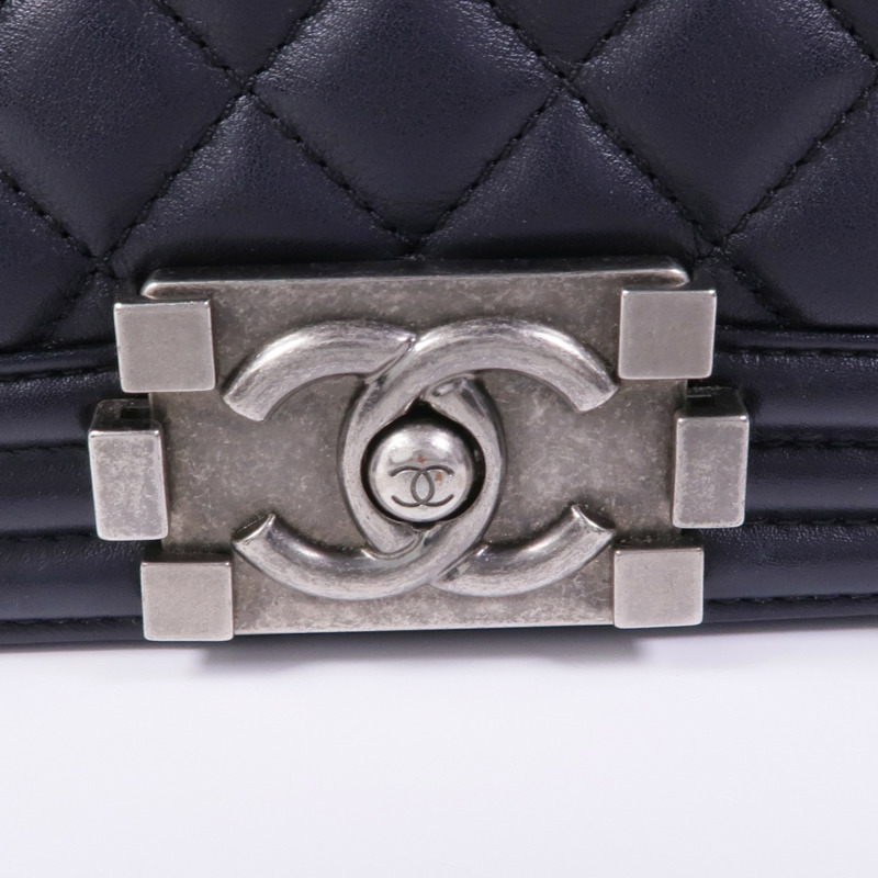 CHANEL 羊皮皮革Boy 25銀扣鏈帶肩背袋-9