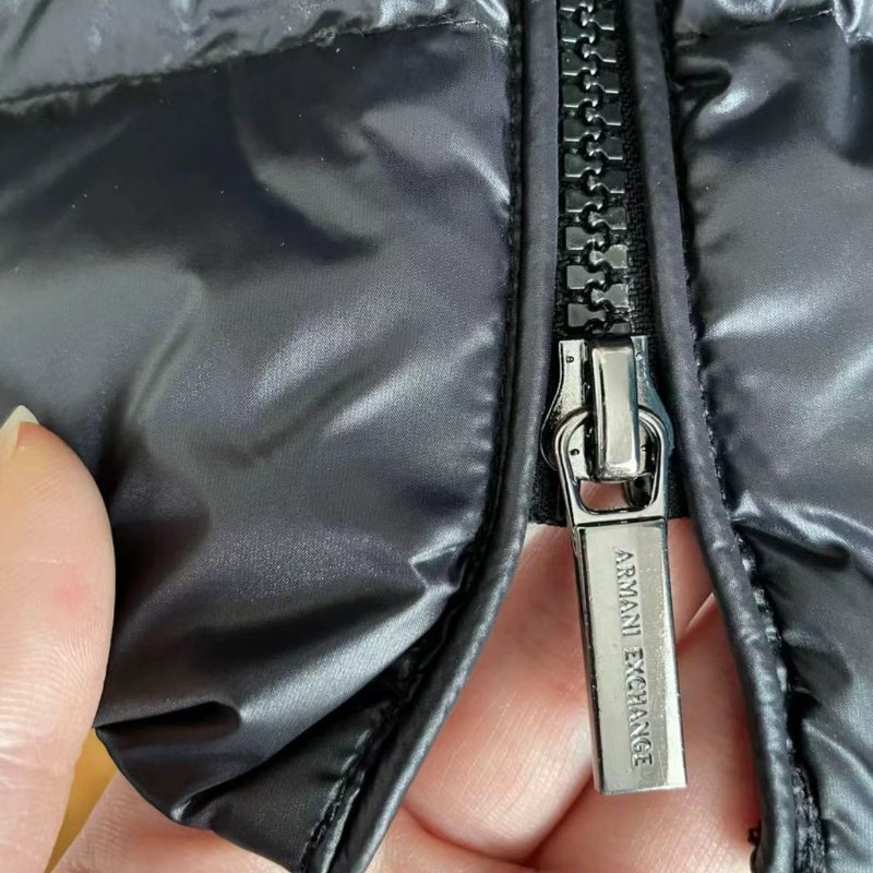 Armani黑色羽絨服外套 全新僅試穿 成色同新 尺寸M 胸圍100 衣長80-2