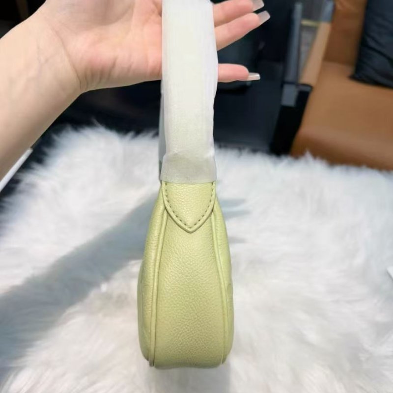 Lv moon mini 夏日限定迷你腋下酪梨綠 全新 配件塵袋盒子購證-3