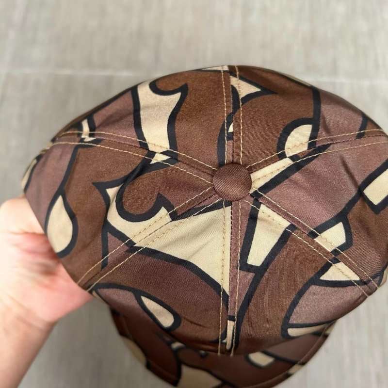 Burberry TB字母棒球帽 M號 57cm,戴一次閒置-1
