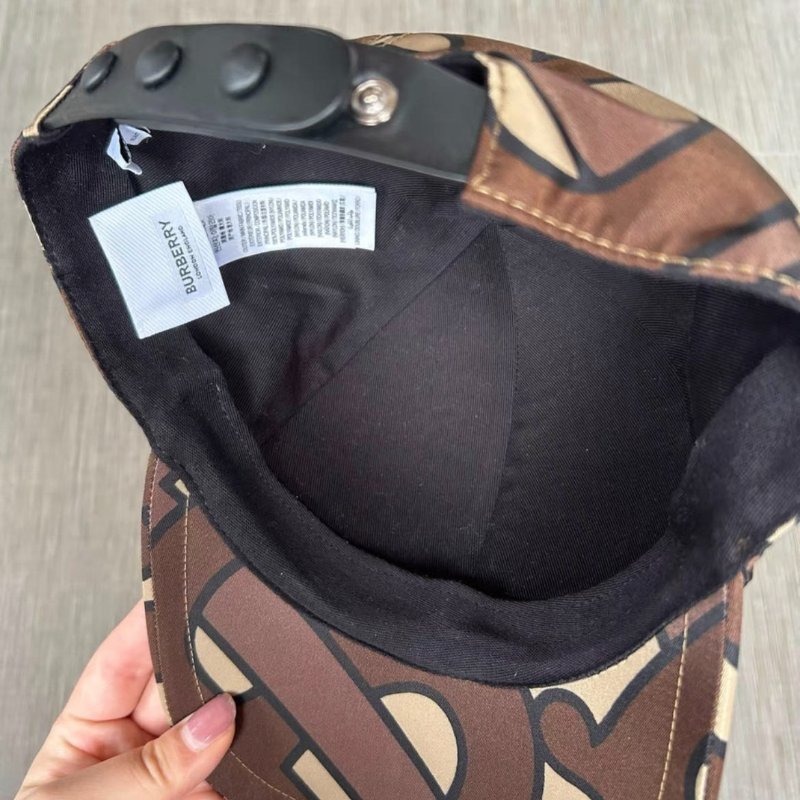 Burberry TB字母棒球帽 M號 57cm,戴一次閒置-3