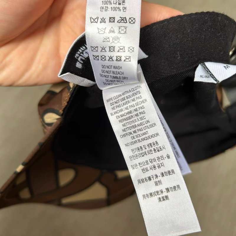 Burberry TB字母棒球帽 M號 57cm,戴一次閒置-4