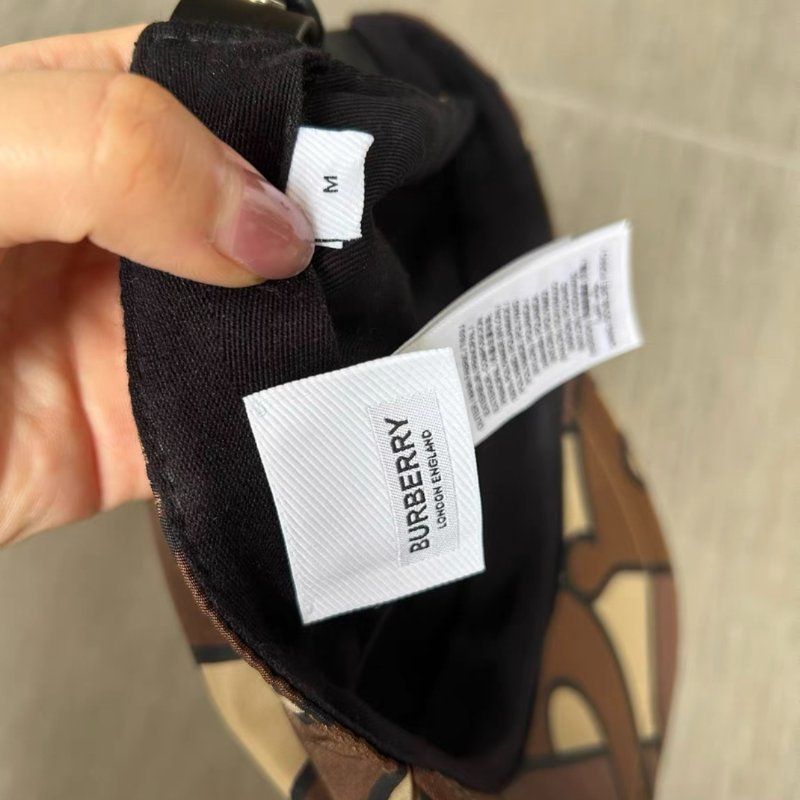 Burberry TB字母棒球帽 M號 57cm,戴一次閒置-6