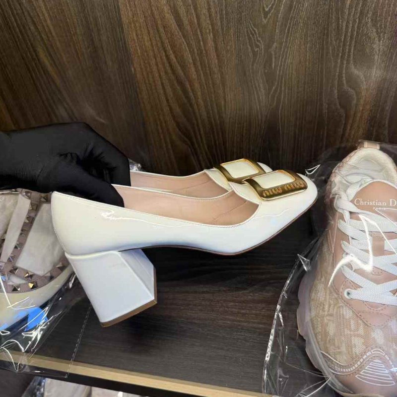 miumiu 鑽扣後跟鞋 36號 只穿兩次 白色 百搭款-3