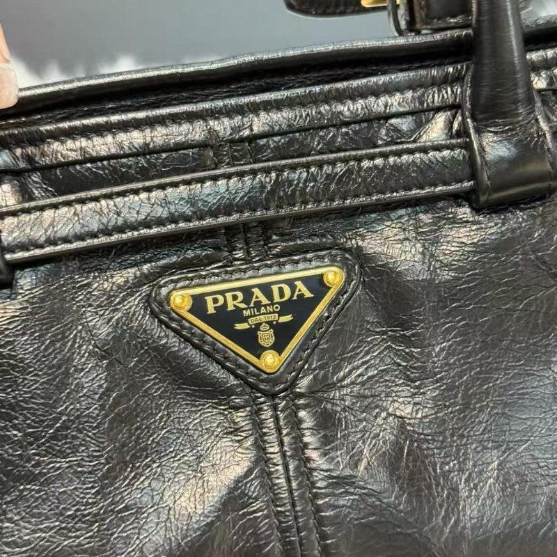 Prada Softlux 黑色油蠟皮 全新 配件塵袋-1