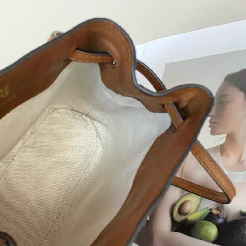 miumiu 金棕焦糖色福袋包 mini水桶包 17*6*14cm 98新 配件:塵袋-2