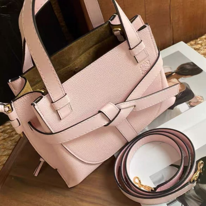 loewe 櫻花粉金扣gate top handle小號 迷你斜背手提包 18*25.2*10cm，配件塵袋-1