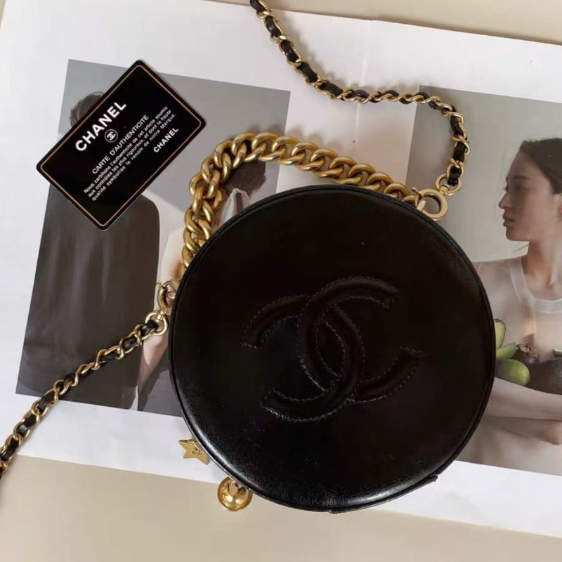 chanel 黑金菱格紋星月圓餅包黑色金扣晚宴包,油蠟牛皮 15*15*7cm,98新 配件:保卡塵袋-3