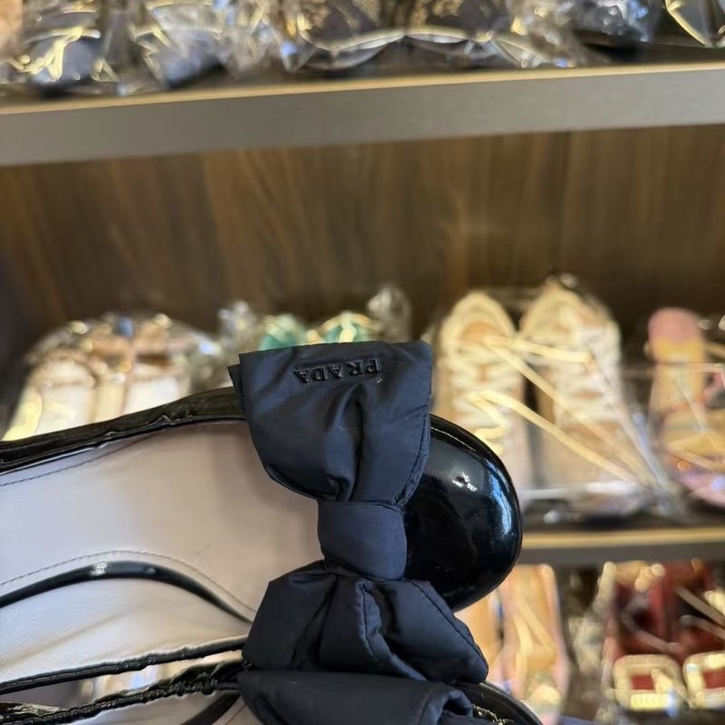 Prada 蝴蝶結鞋 38號偏小 很新-3