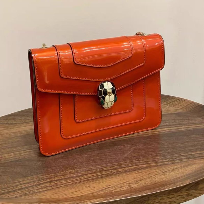 bvlgari 紅色漆皮小號 蛇頭包20*14*4.5cm 98新 配件塵袋-3