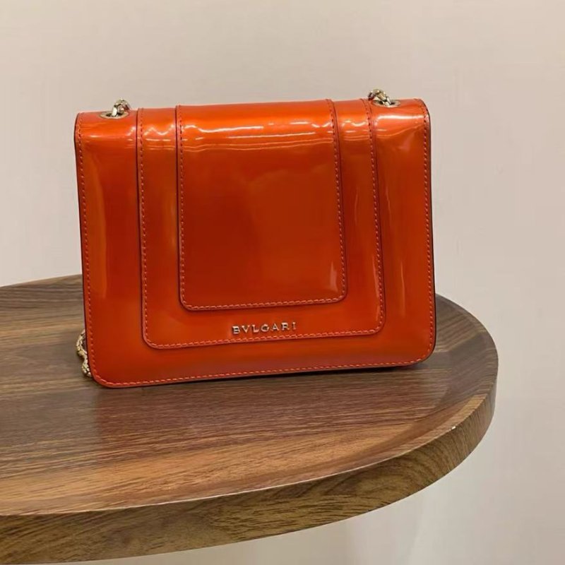 bvlgari 紅色漆皮小號 蛇頭包20*14*4.5cm 98新 配件塵袋-4