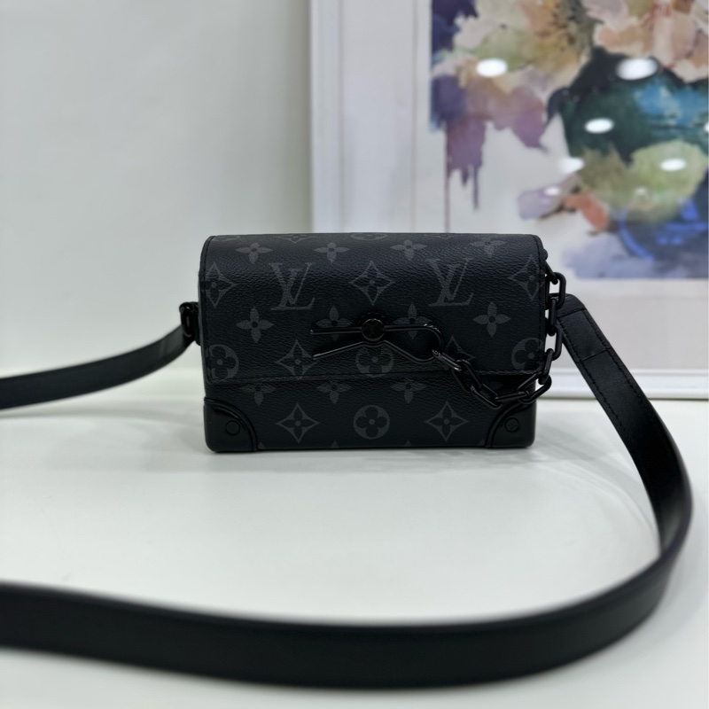 LV/Louis Vuitton Steamer黑武士盒子包 經典老花配黑色鏈條芯片 尺寸18×11×6.5cm,黑色老花印花搭配黑色鏈條設計,復古鎖扣,單肩斜挎-1